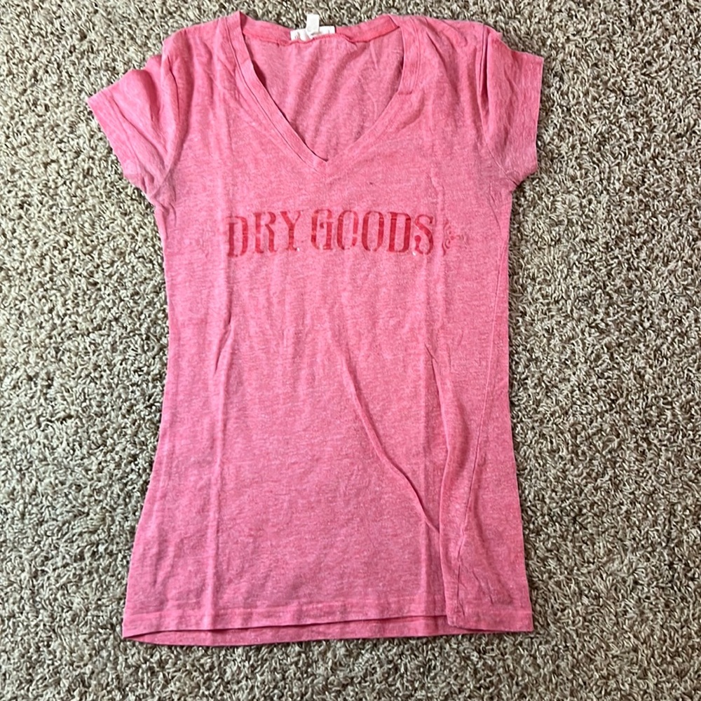 Pink Dry Goods short sleeve t-shirt. Size Small